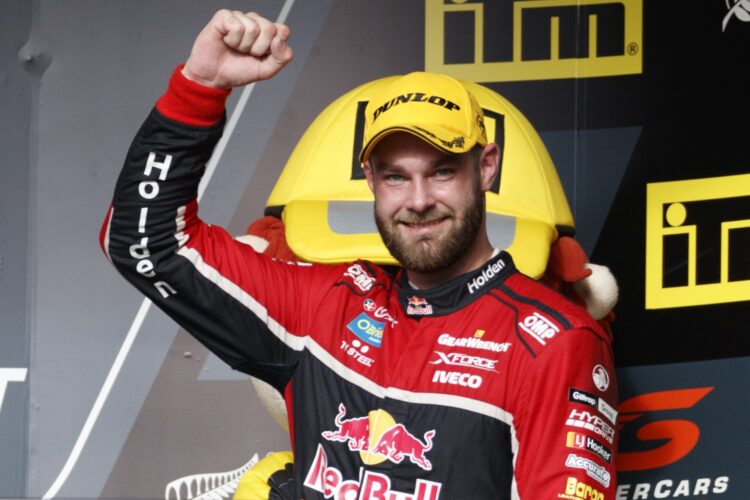 Spectacular crash for title contender and a van Gisbergen victory at Pukekohe