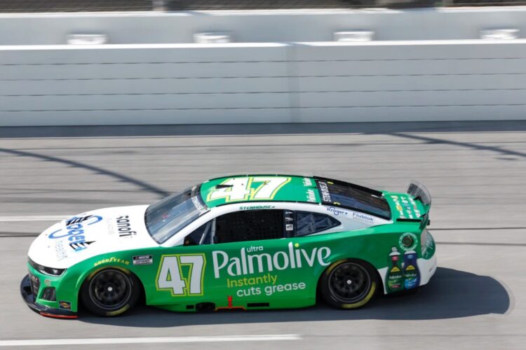 NASCAR News: Stenhouse wins photo finish Cup race at Talladega