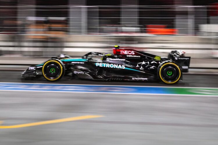 F1 News: Hamilton leads Mercedes 1-2 in 2024 Las Vegas GP FP1