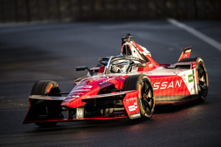 Formula E: Rowland gives Nissan magnificent win in Mexico City