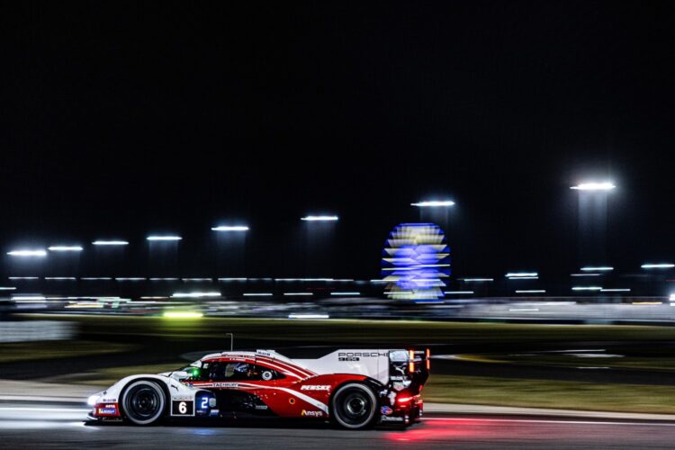 IMSA Rolex 24 Hour 17: Penske Porsches pulling away out front