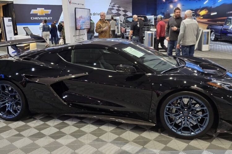 Automotive News: First C8 Corvette ZR1 Sells At Barrett Jackson