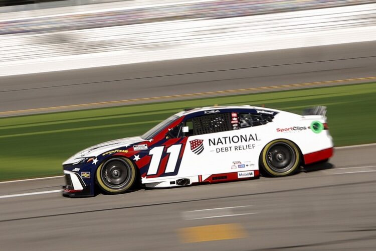 NASCAR: Hamlin leads Toyota 1-2-3 in opening 500 Practice