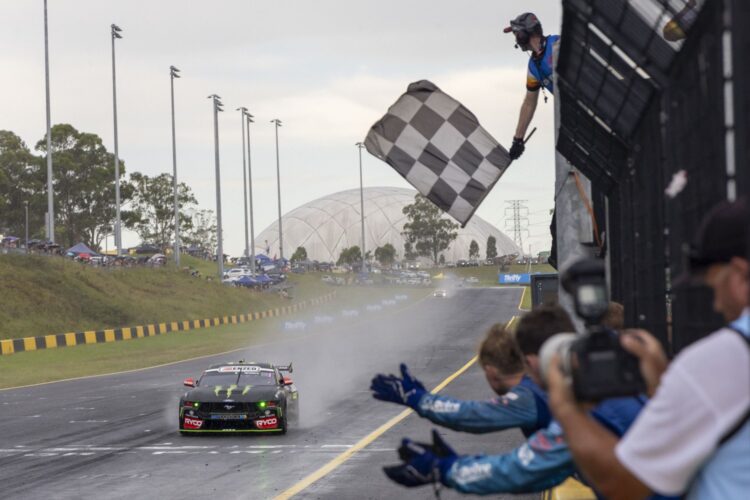 Supercars News: Waters completes sweep in wet Sydney finale