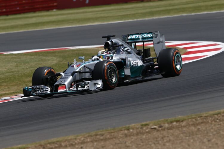 Rosberg failure blows F1 championship wide open