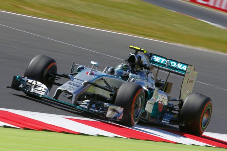 Rosberg buries Hamilton on run to British GP pole