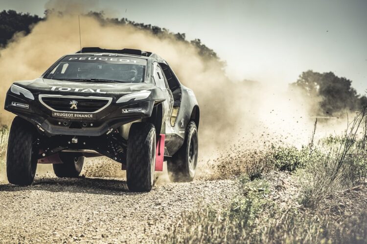 The PEUGEOT 2008 DKR clocks up testing kilometers in France