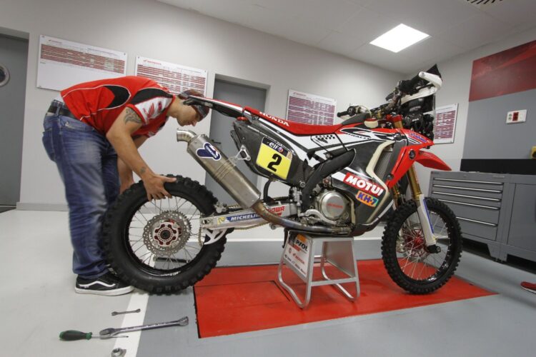 Final rehearsal for Team HRC ahead of the Dakar 2015