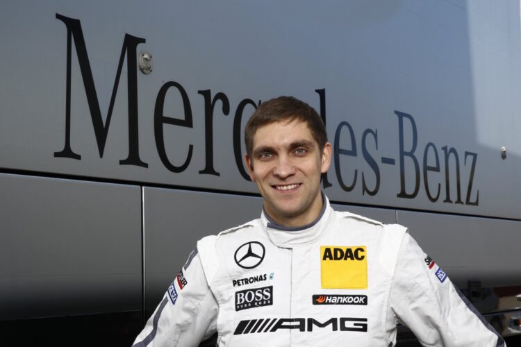 Petrov tests DTM car