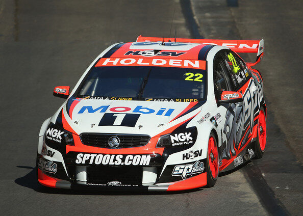 Courtney wins, Whincup takes points lead