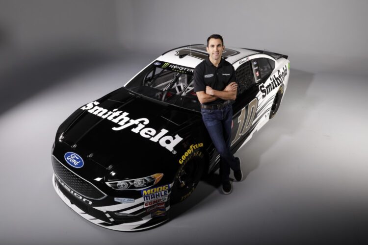 Almirola to replace Danica Patrick at SHR in 2018 (Update)