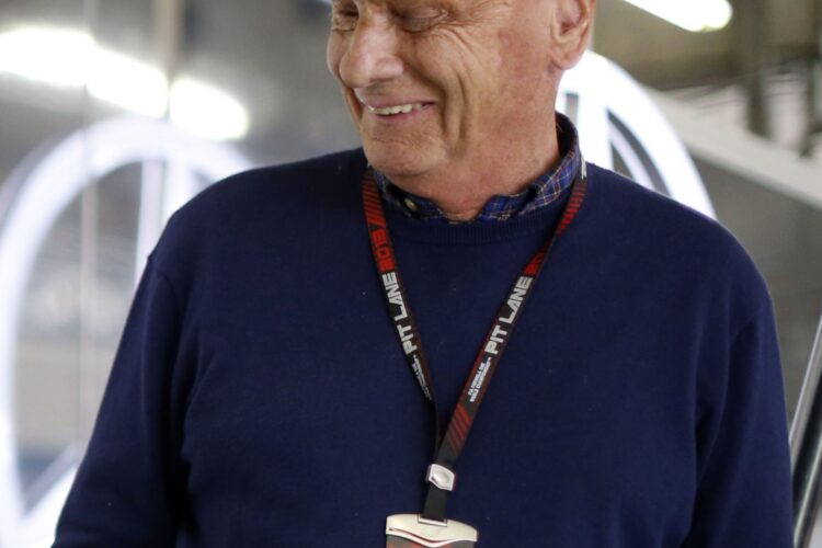 Lauda rules out replacing Ecclestone