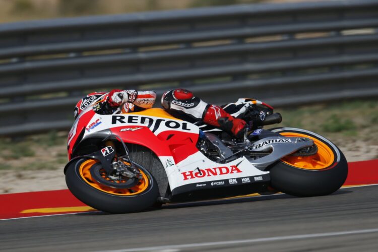 Honda riders on fire in the Aragon heat