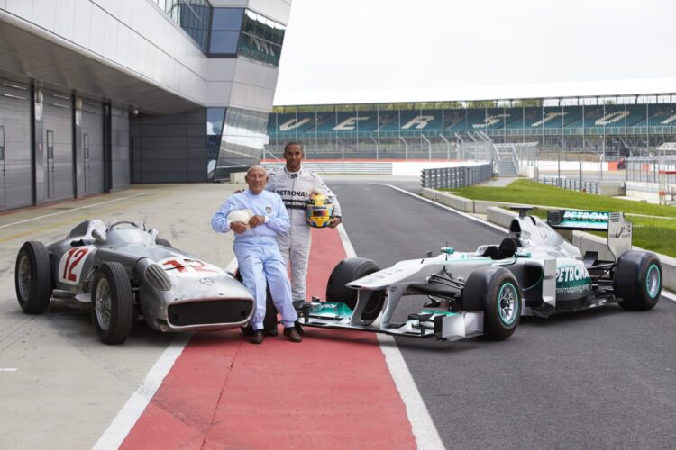 Video: Mercedes celebrates 2014 F1 Title