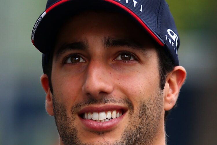 F1 deal puts Ricciardo’s Nascar plan ‘on standby’