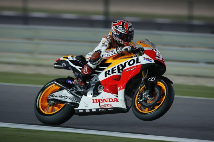 Marquez re-signs with Repsol Honda team