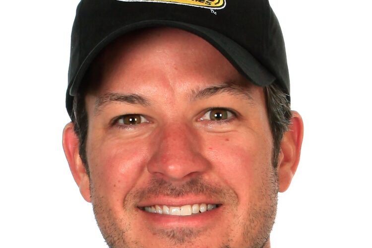 Truex to sign autographs Saturday in Charlotte