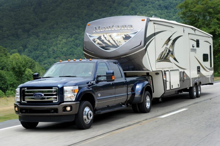 We drive the Ford F350 4WD King Ranch