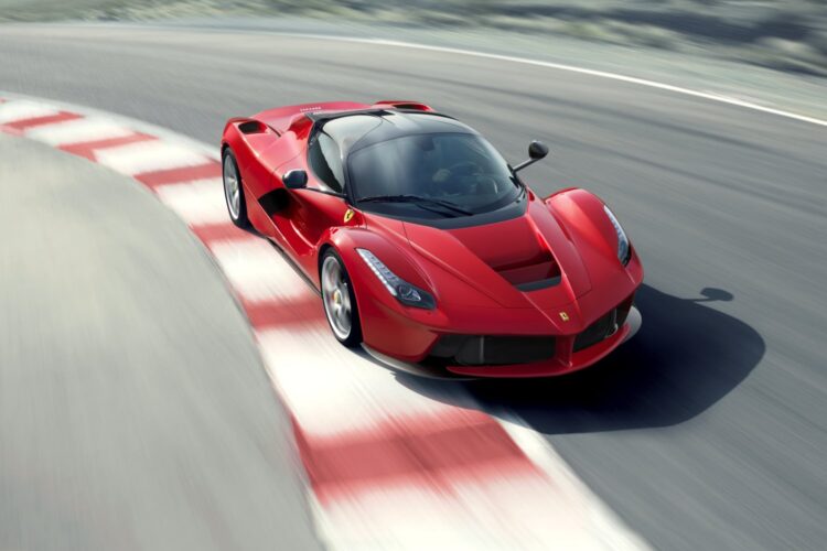 LaFerrari receives “Hypercar of the Year” award