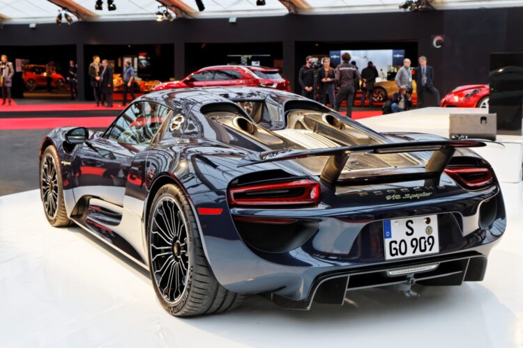 Porsche 918 Spyder is faster than the McLaren P1