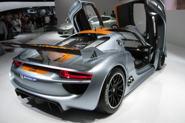 Porsche 918 Recalled for Incorrect Seat Belt Bolts