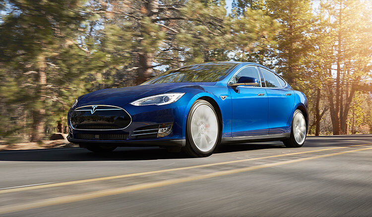 Tesla announces the All-Wheel Drive Model S 70D