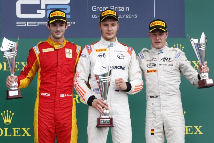 GP2: Sirotkin over Rossi at Silverstone