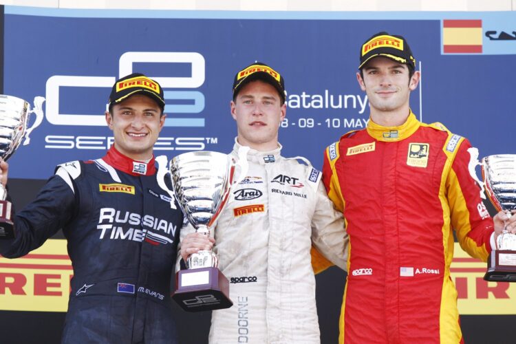 GP2: Vandoorne holds on for feature win