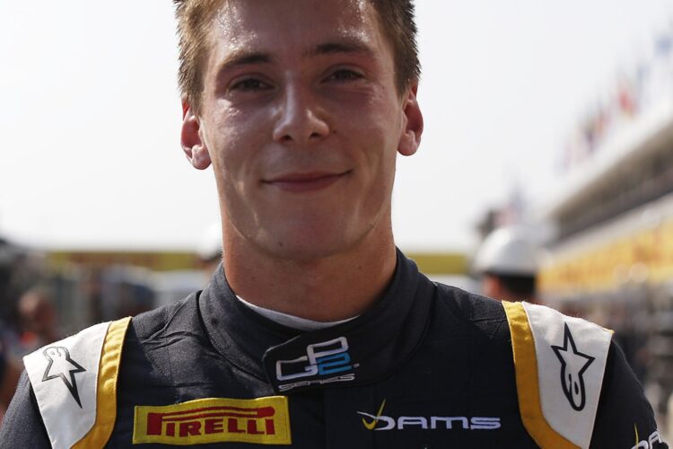 Lynn flies to maiden GP2 pole