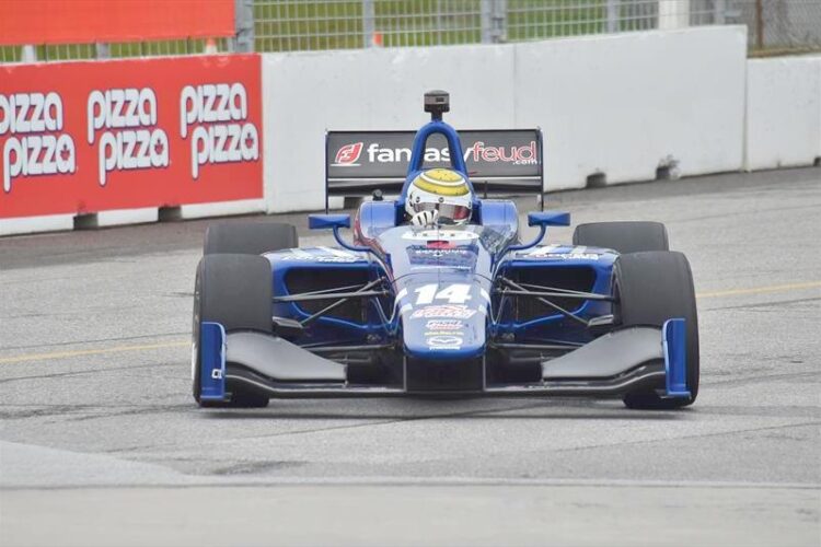 Piquet Jr takes pole in Toronto