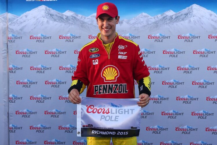 Logano takes the Coors Light pole at Richmond