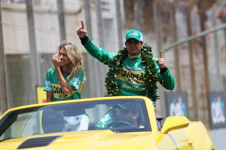 Marcos Gomes clinches Brazilian V8 Stock Cars title after chaotic race in Interlagos