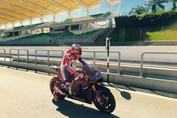 Stoner returns to Sepang in HRC test