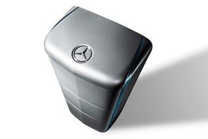 Daimler takes on Tesla in energy storage