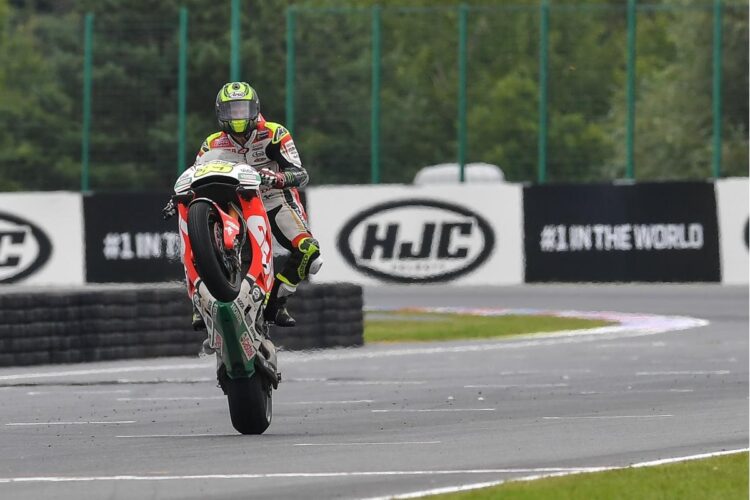 Crutchlow takes pole in wet at Silverstone