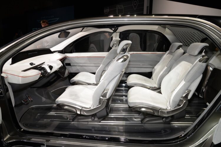 FCA debuts Chrysler Portal Concept at CES 2017