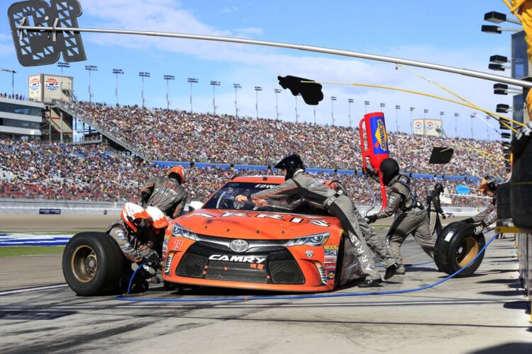 LVMS announces race-stage information for 2017