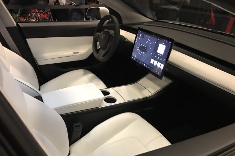 Tesla Model 3 Review By Edmunds – Video