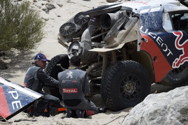 Retirement of Carlos Sainz and Lucas Cruz after stage 10