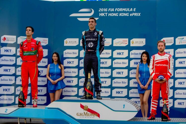 Buemi holds on in Hong Kong