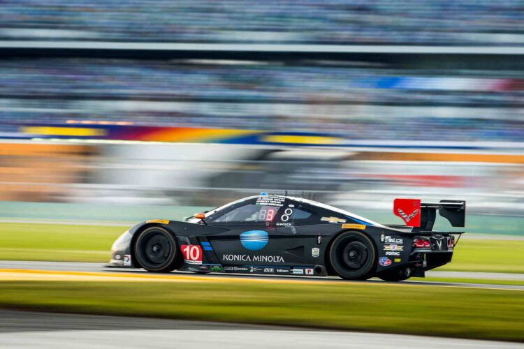 Rolex 24 Hour 17: Ricky Taylor leads in #10 Corvette