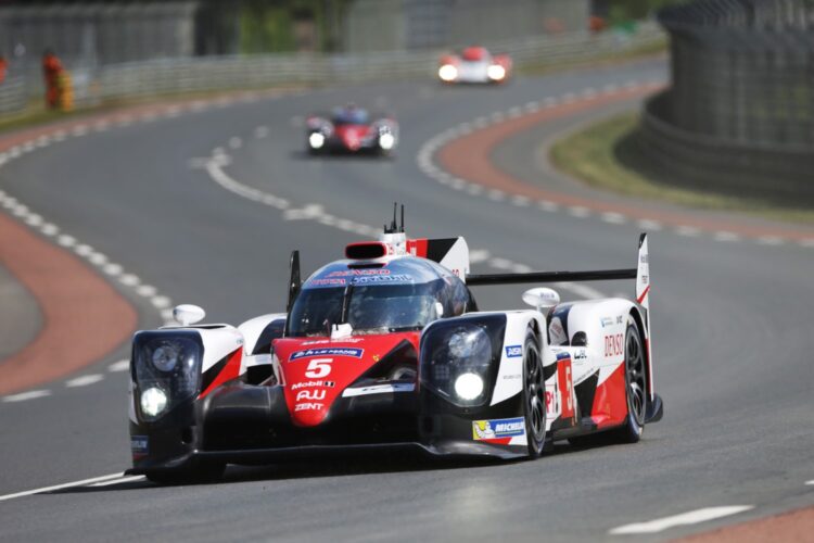 LeMans Hour 6: Toyota leads at 1/4 mark