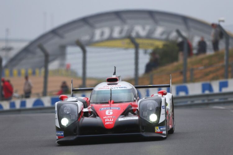 LeMans Hour 5: Toyota and Porsche swapping lead