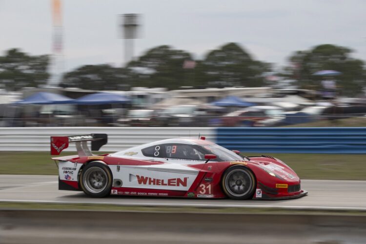 Sebring Hour 8: Chevy vs. Honda battle at 2/3rds mark