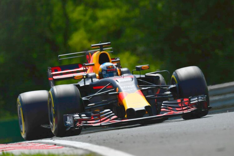 Ricciardo nips Vettel in opening Hungary GP practice