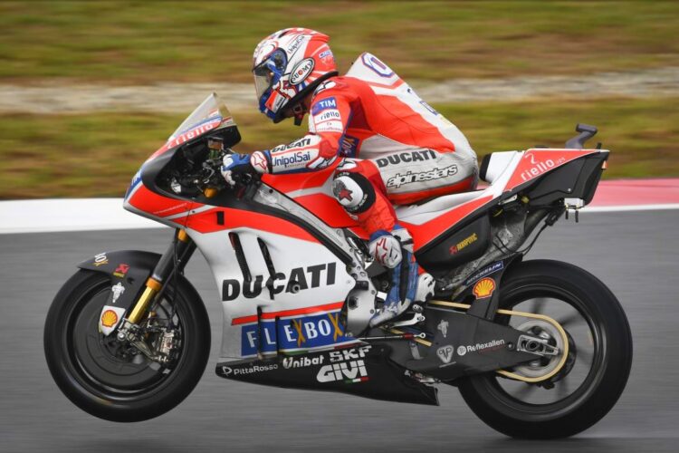 Dovizioso supreme in all weather at Sepang