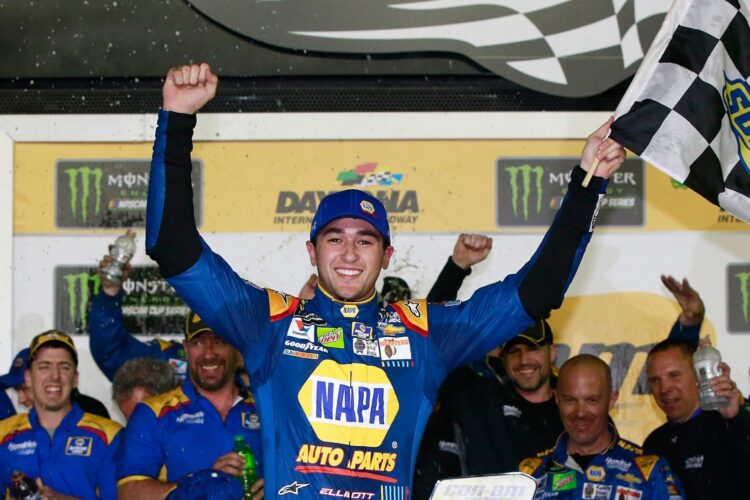 Chase Elliott wins first Can-Am Duel at Daytona