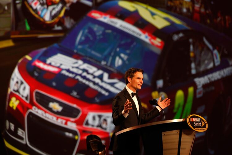 Jeff Gordon Bids Emotional Goodbye at Awards Banquet