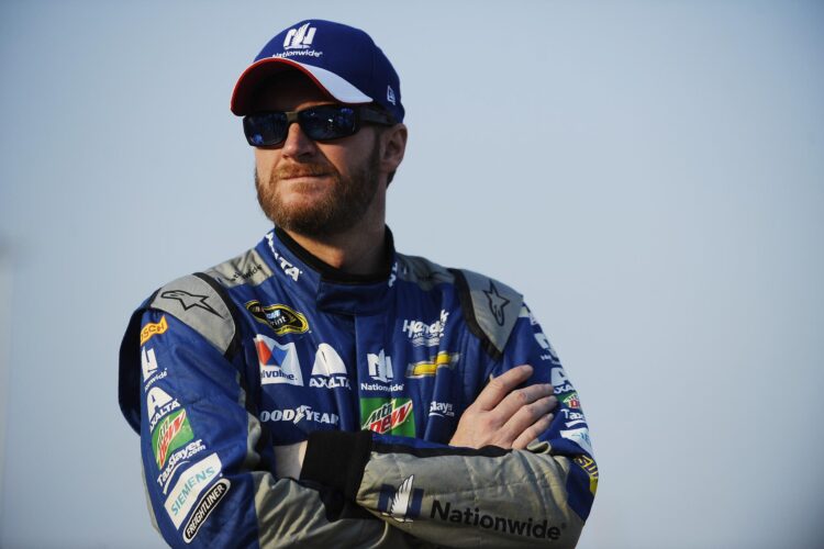 Concussion Symptoms Sidelines Earnhardt, Jr.