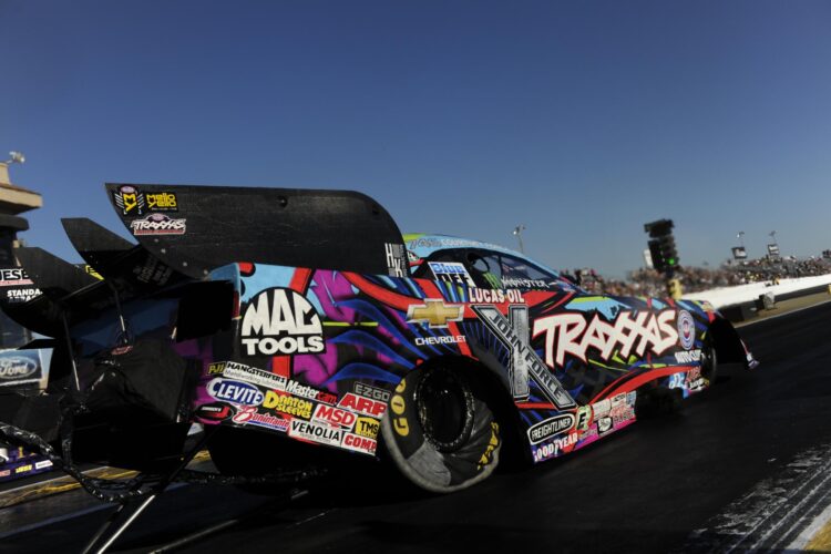 Antron Brown, Courtney Force, Bo Butler Lead Phoenix NHRA Qualifying